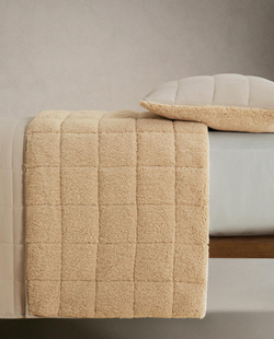 Zara Home - Двустороннее покрывало с будущим боррегито, бежевый, 180х250 см