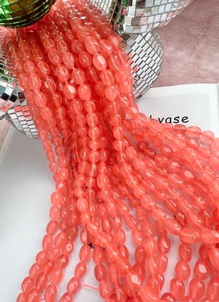 Нить бусин из тонированного кварца 7-8мм (галтовка)