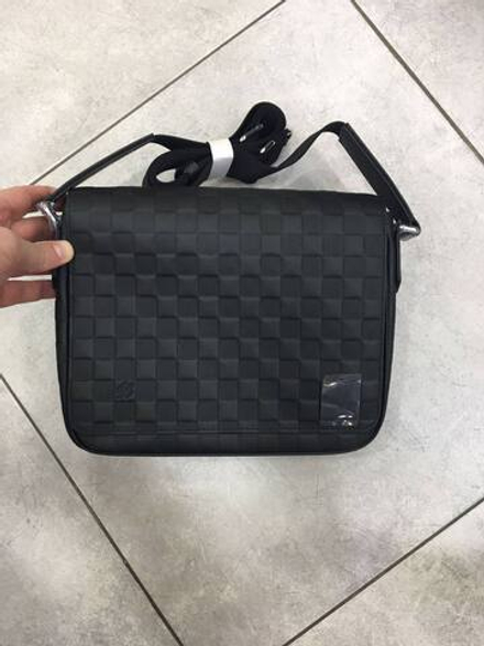 Сумка-мессенджер Louis Vuitton