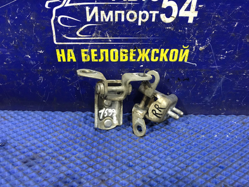 Петля двери задней правой TOYOTA RAV4 2000-2005