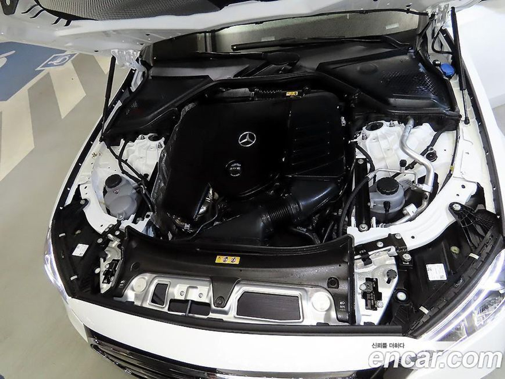 Mercedes-Benz E-Class W214 E300 4MATIC Exclusive (04.2024)