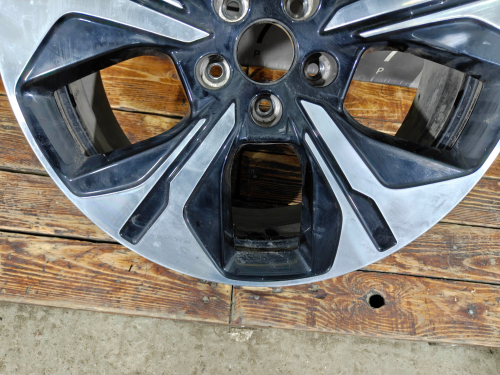 Диск колесный литой R18 Chery Tiggo 7 Pro, Tiggo 7 Pro Max  Б/У Оригинал 203000427AA