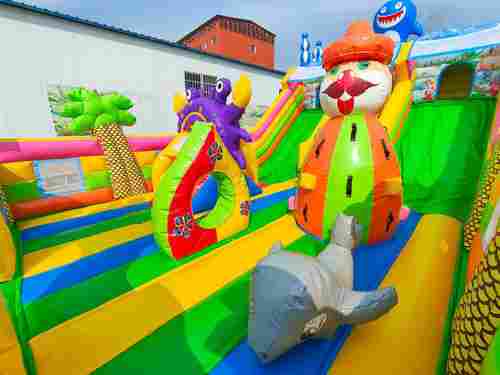 Коммерческий надувной батут с горкой «В гостях у моря»  10*6*6,1 м.