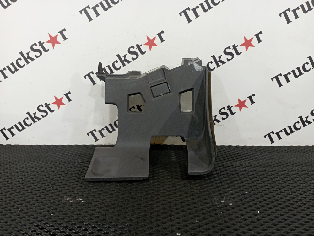 Накладка панели приборов левая 2020г.