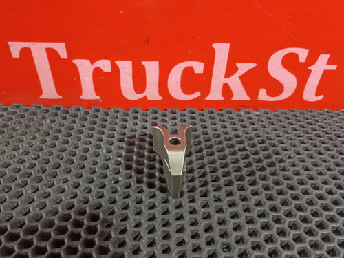 Кронштейн форсунки двигателя 2020 г.