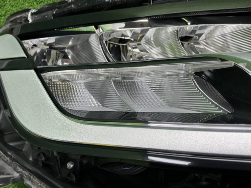 Битая Фара правая LR Discovery Sport (19-нв) LED