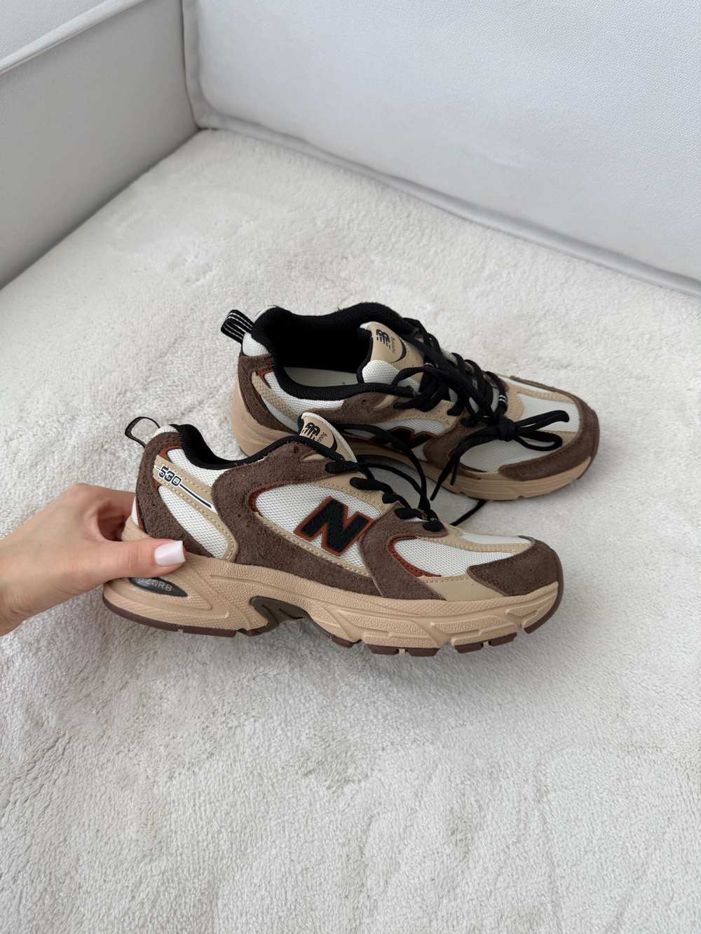 Кроссовки из натуральной замши