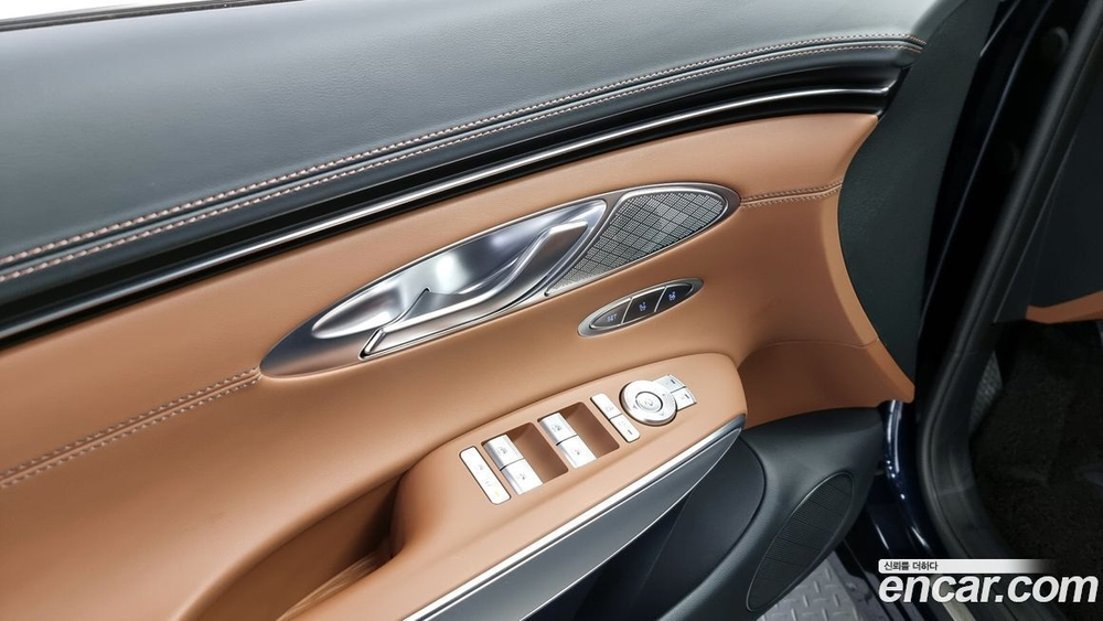 Genesis GV70 2.5T Бензин AWD (10.2021)