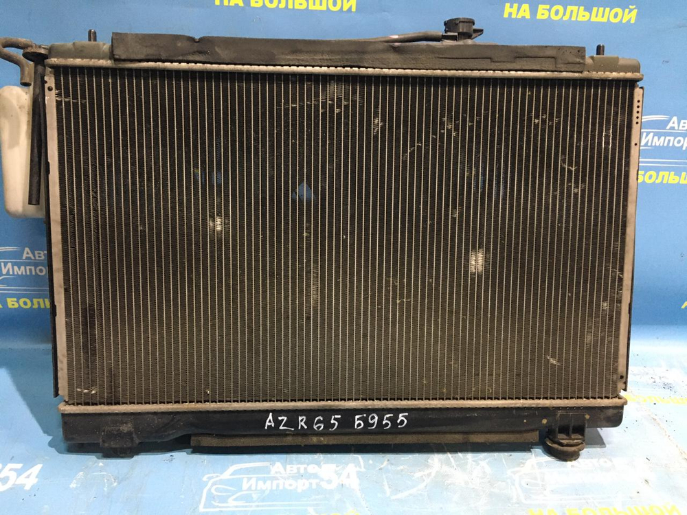 Радиатор двигателя TOYOTA NOAH 2003-2007