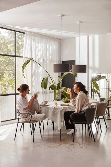 Ciselia Стул из синели светло-коричневого цвета и черной стали Испания La Forma