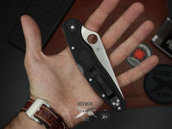 Складной нож Spyderco Police 4 C07PBK4 c клинком из стали VG-10, рукоять FRN