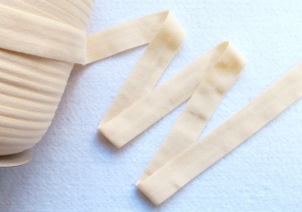 Бейка трикотажная (эластичная, 2,0см). Цвет- Светло-бежевая