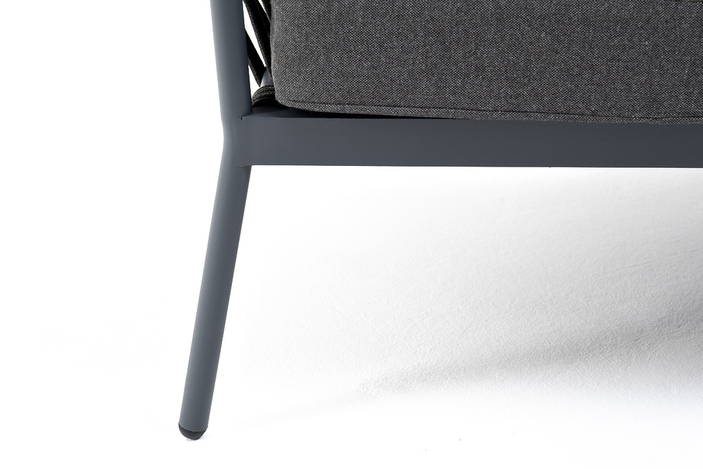 "Диего" диван 2-местный плетеный из роупа, каркас алюминий темно-серый (RAL7024) муар, роуп темно-серый круглый, ткань темно-серая 027