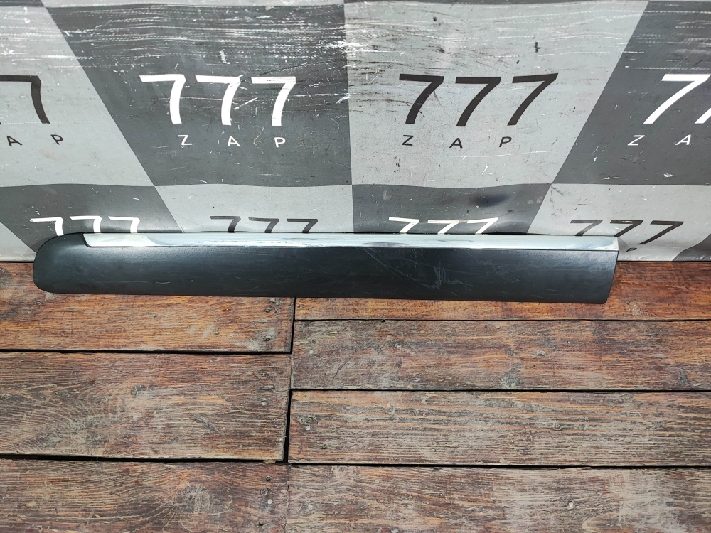 Накладка двери передней правой Citroen C3 Picasso 08-17 Б/У Оригинал 9686338477