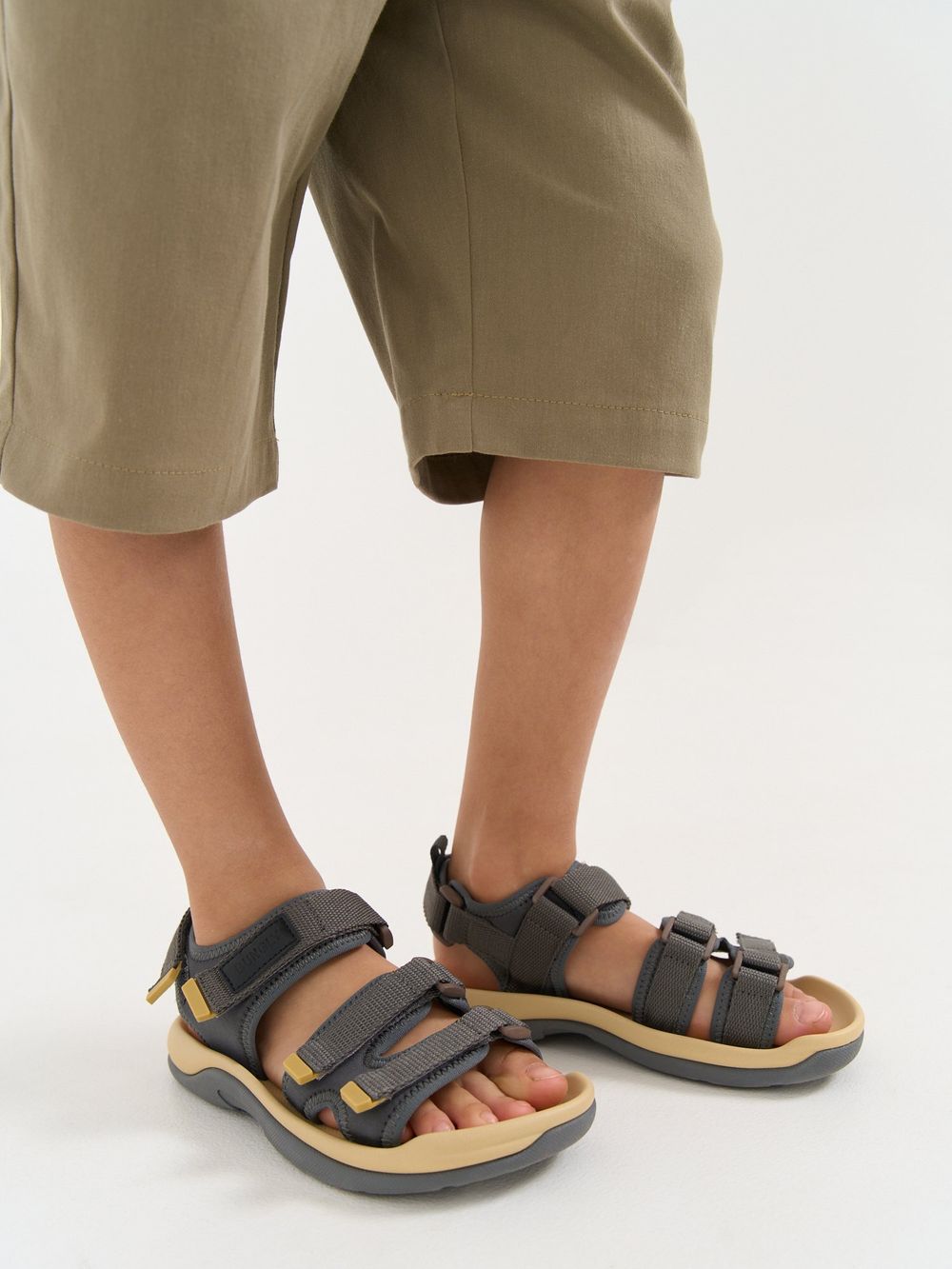 Сандалии "Графит" на липучке