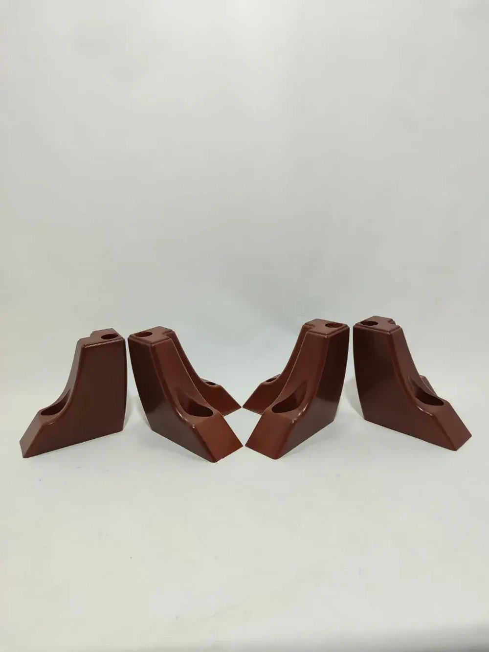 Мебельные ножки пластиковые для дивана шкафа и тумбочки