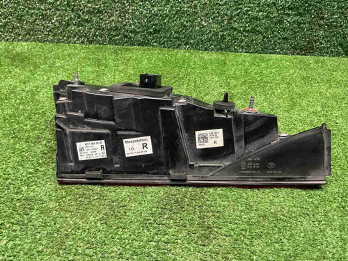 Фонарь правый внутренний Mercedes S W223 (20-нв)