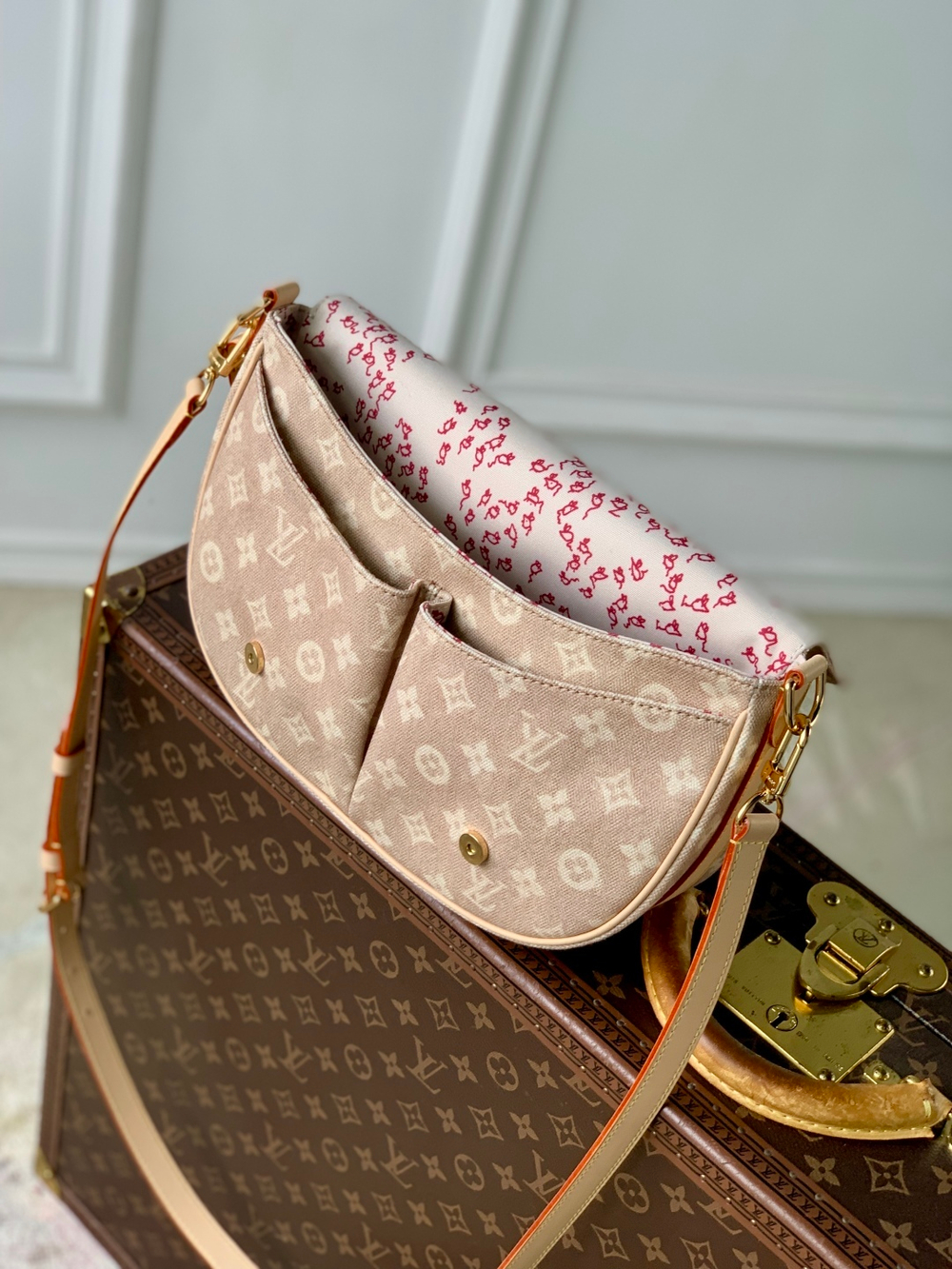 Louis Vuitton Escape