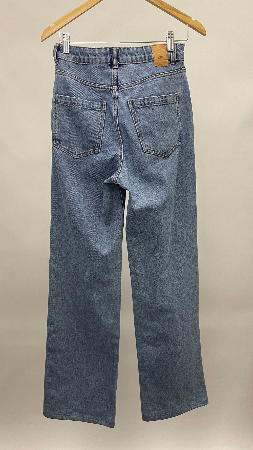 Джинсы Zara