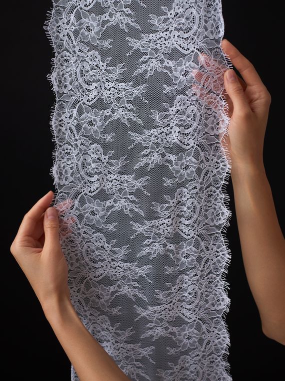 01-53 ОПТ Кружево шантильи 23 см, белый 001