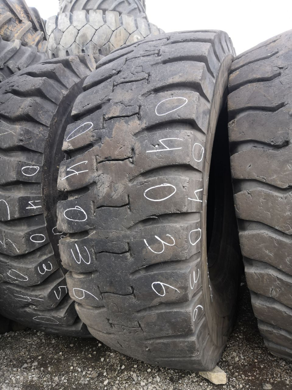 33.00R51 Maxam MS403 шина б/у
