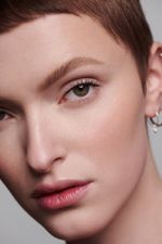 Увлажняющая тональная основа CATRICE True Skin Hydrating Foundation - 002 Neutral Ivory / 30 мл