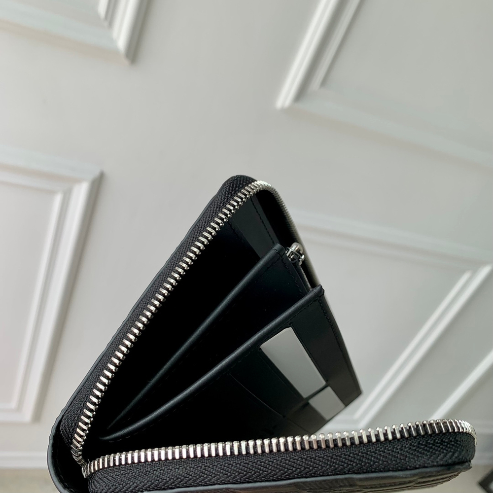 Louis Vuitton Zippy Organizer