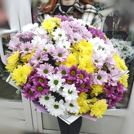 Букет из 21 хризантемы микс