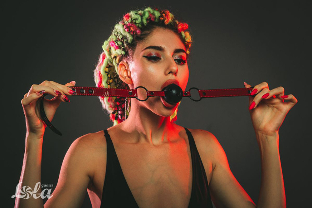 Черно-красный кляп-шарик 4,5см Lola Games Party Hard Love Bite 1153-01lola