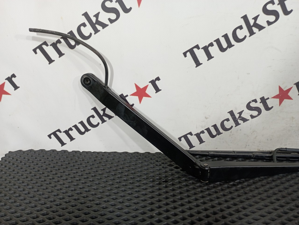 Поводок стеклоочистителя 2023г