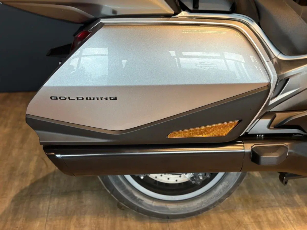 Gold Wing Tour — GL1800 DCT