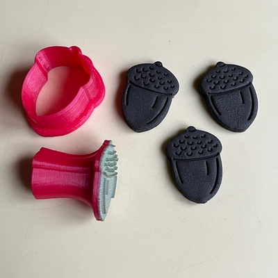 Штамп с вырубкой «Жёлудь»