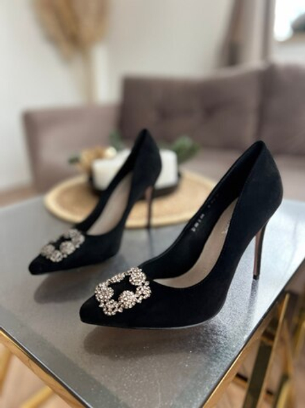 Туфли с брошью