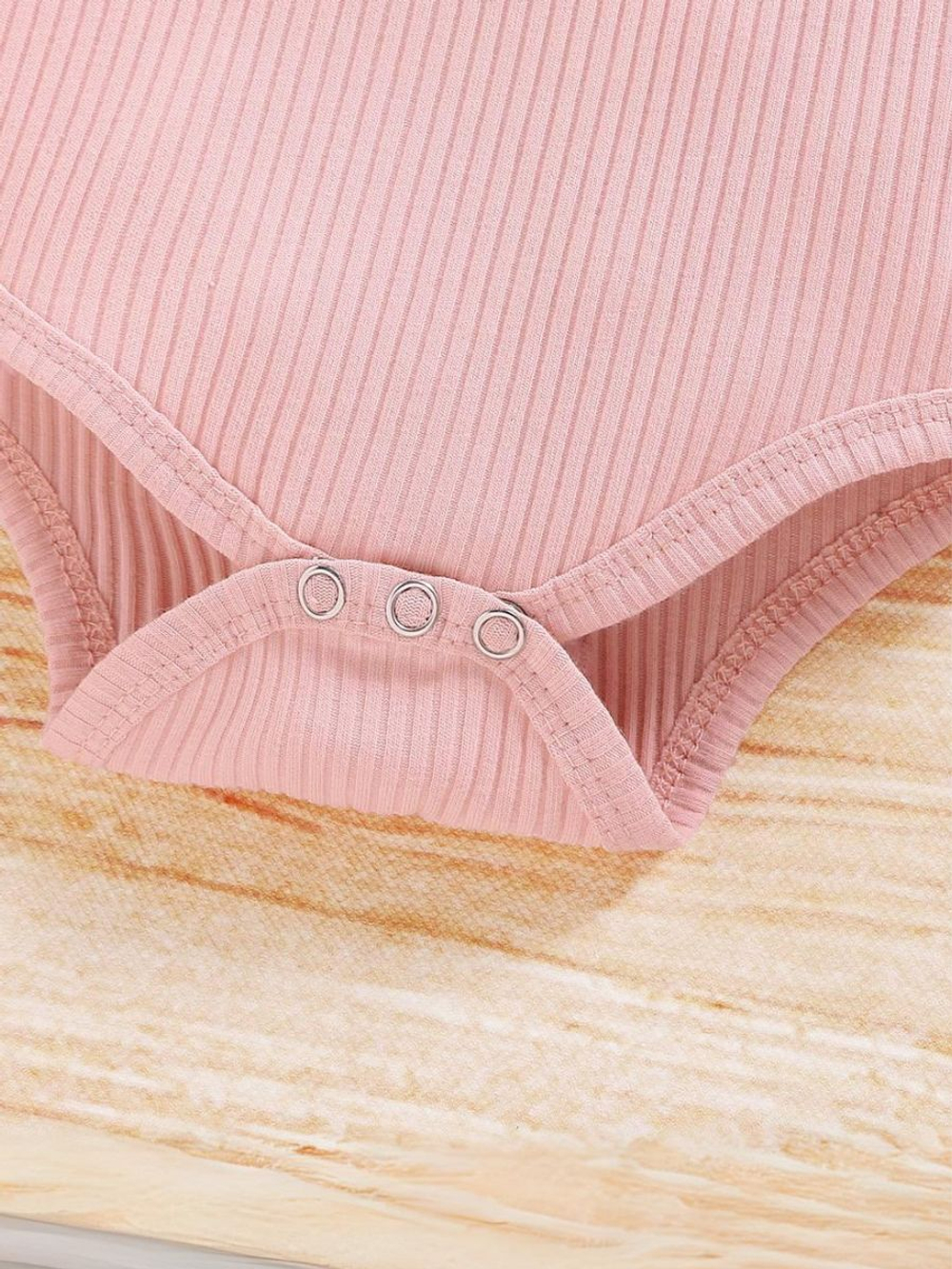 Летний костюм для девочки нарядный