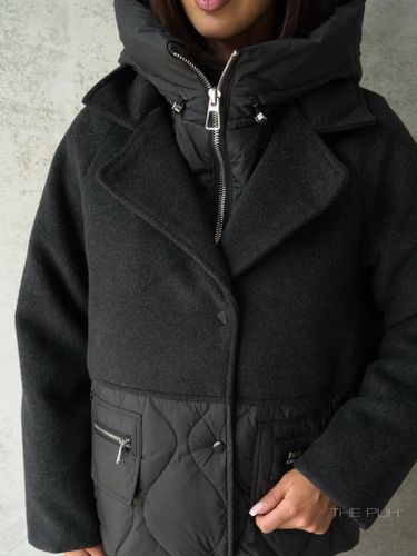 Черная комбинированная куртка с манишкой