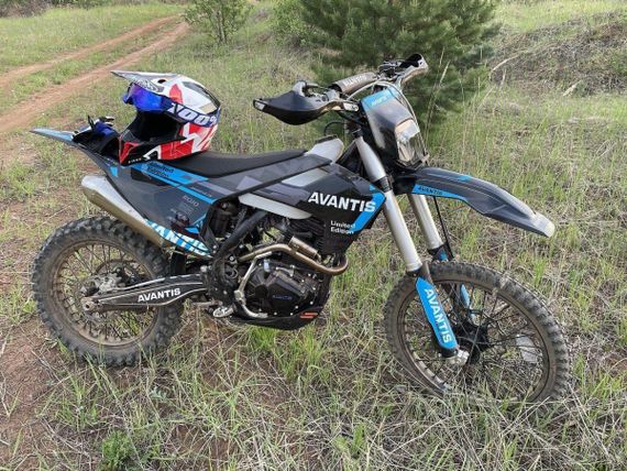 Мотоцикл кроссовый эндуро AVANTIS 250 CARB (PR250/172FMM-5 DESIGN HS ЧЕРНЫЙ) ARS с ПТС Б/У