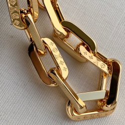 Louis Vuitton Coussin BB