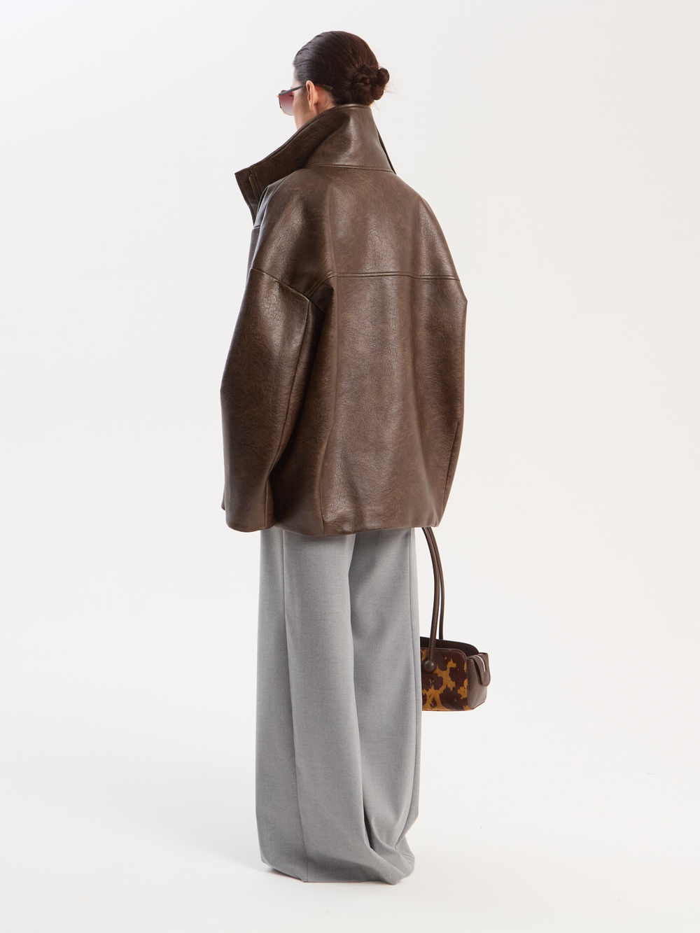 Куртка с воротником стойкой из экокожи