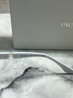Очки Prada