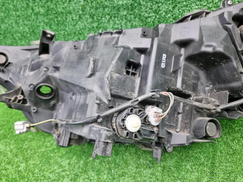 Фара правая Toyota RAV4 5 XA50 (2018-н.в.) LED