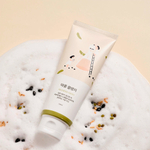Питательная пенка-скраб для умывания с соей Round Lab Soybean Cleanser