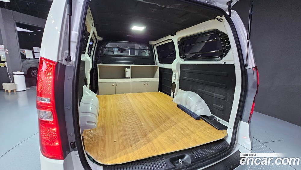 Hyundai The New Grand Starex Van 3-х местный (01.2020)