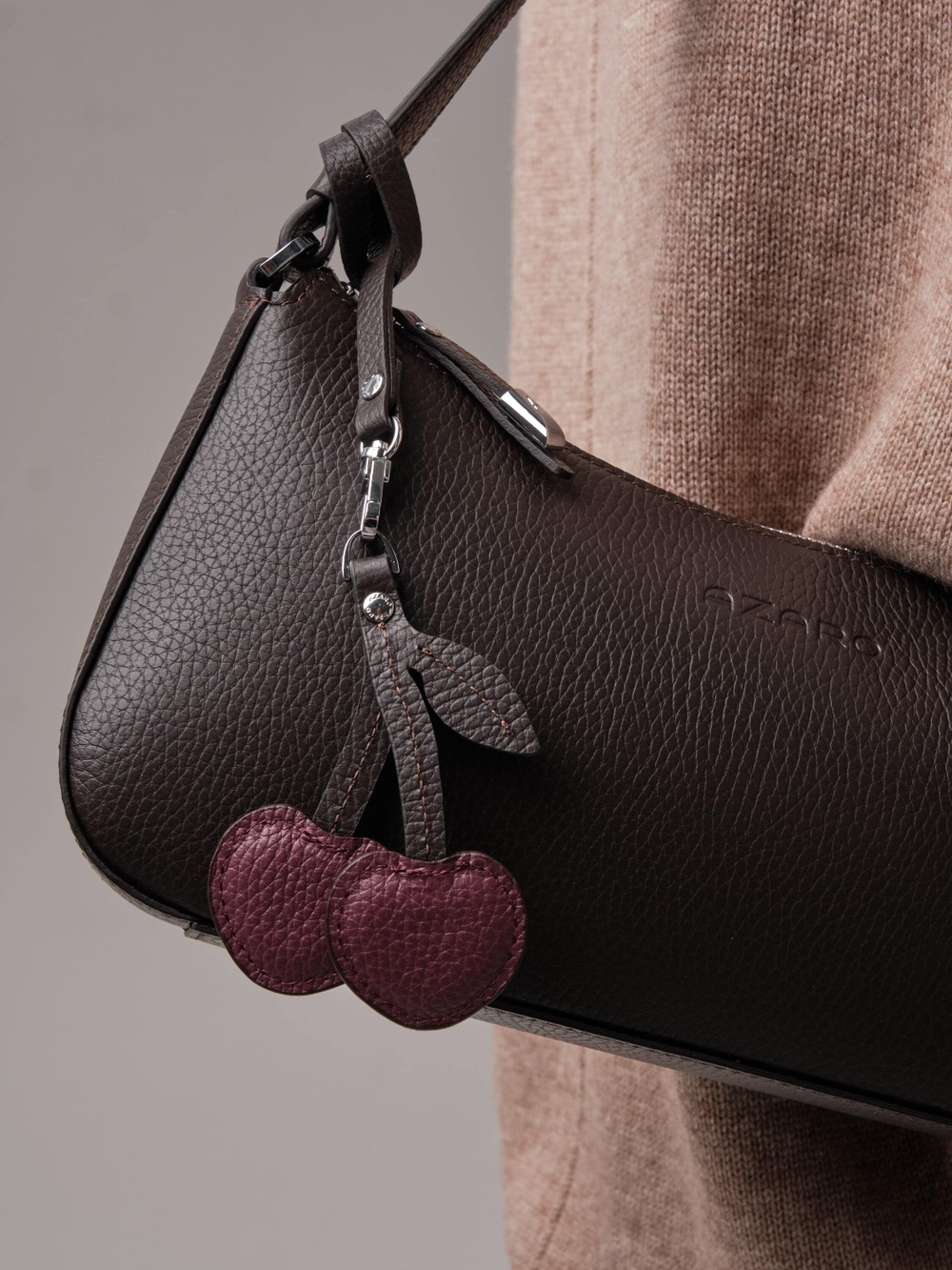 Кожаная сумка багет кросс-боди коричневый шоколад