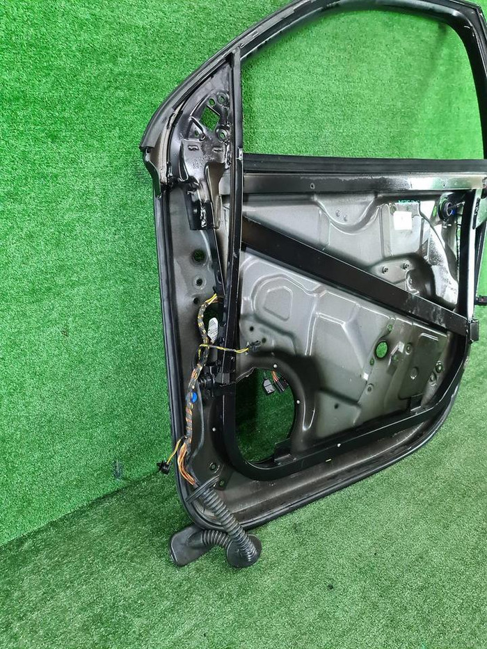 Каркас двери передний левый VW Touareg 1 (02-10)
