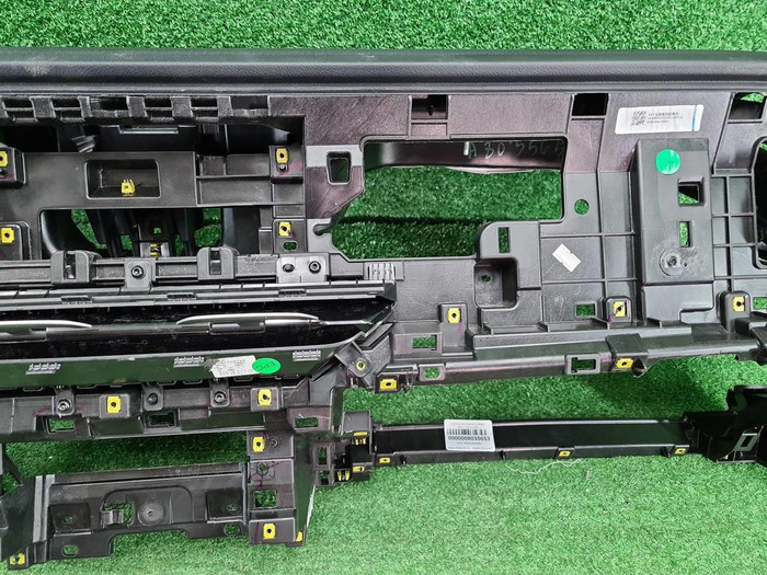 Торпедо Geely Monjaro (2021-н.в.)