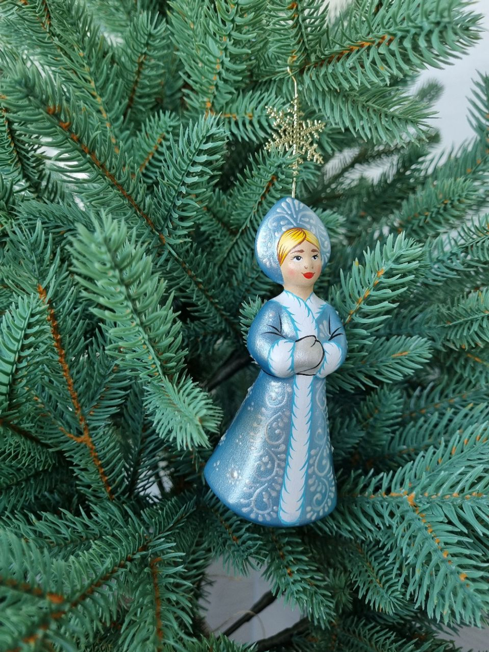 Снегурочка фарфоровая игрушка
