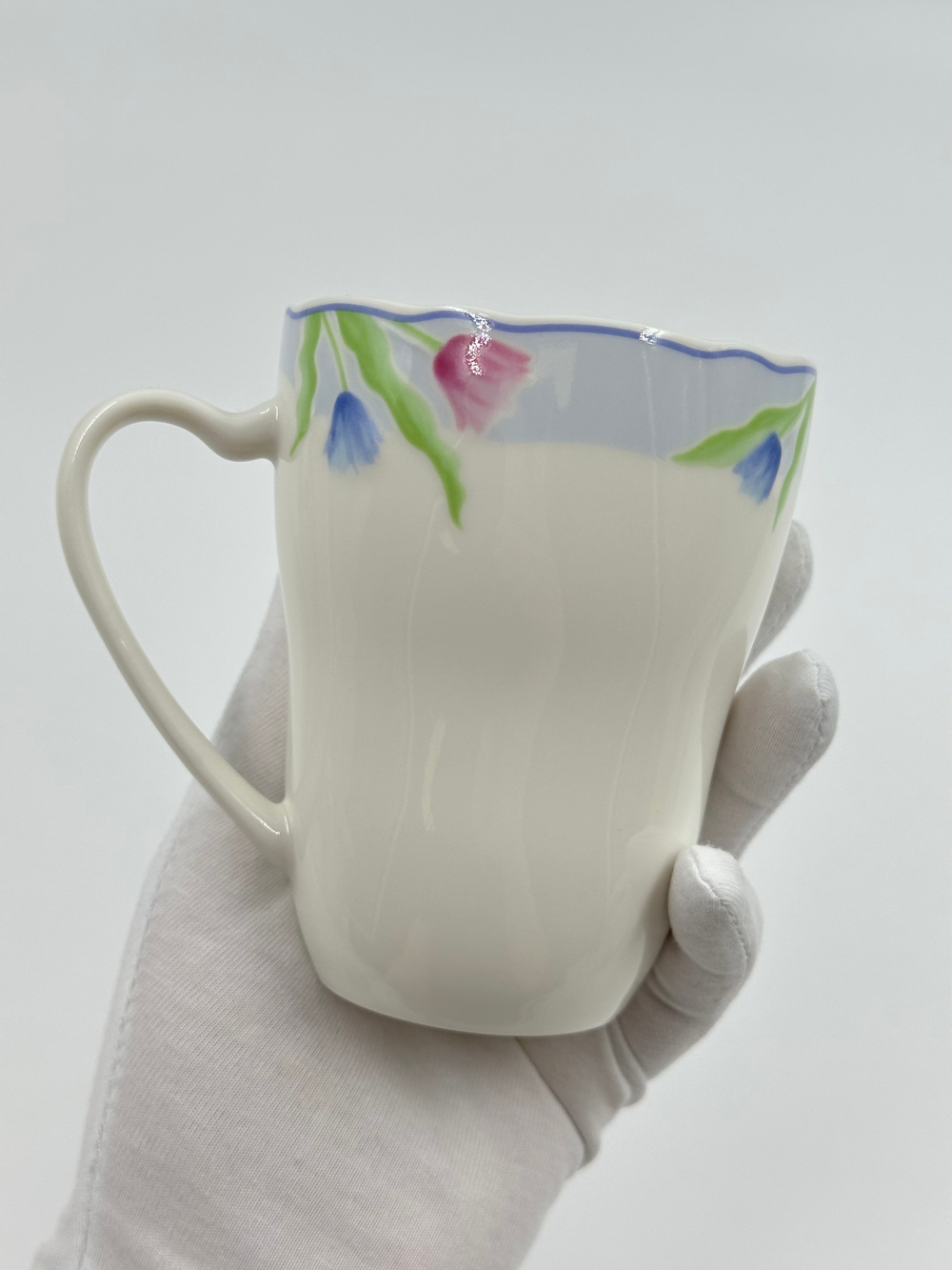 Кружка с сиреневой каймой Givenchy by Yamaka