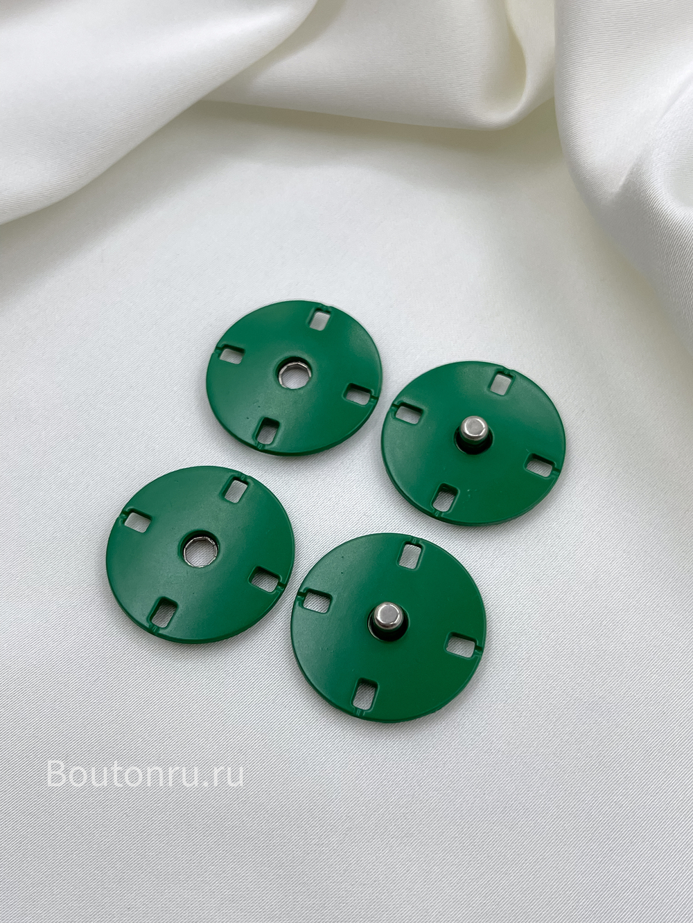 Кнопки пришивные темно-зеленые (изумрудные)