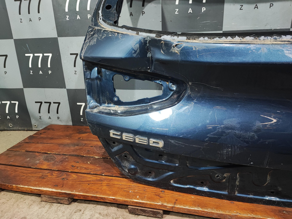 Крышка багажника Kia Ceed 3 (CD) 18-нв Б/У Оригинал 73700J7010