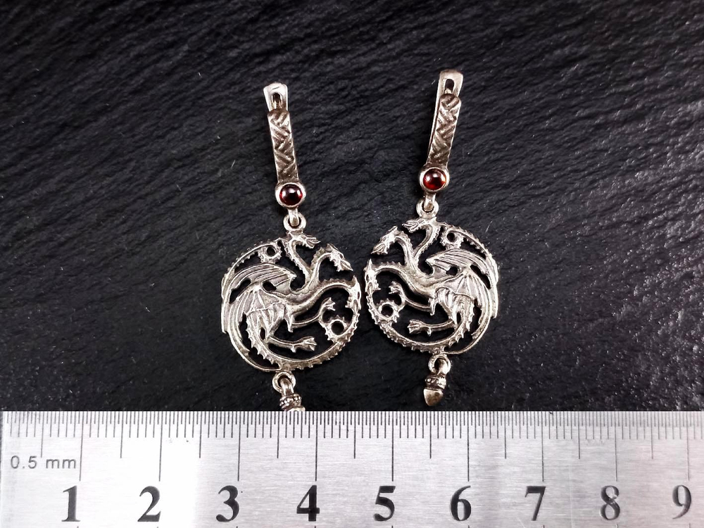 Серьги. Герб Таргариенов